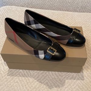 BURBERRY Flats Size 37 (7). Excellent condition.